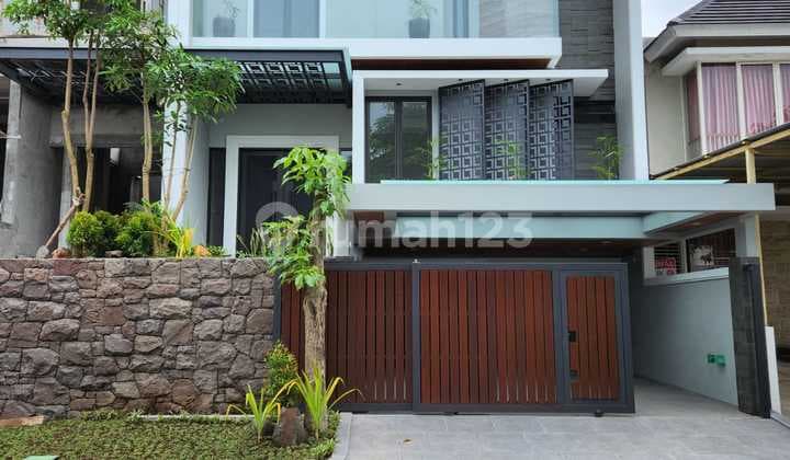 Dijual Rumah Baru 3 Lantai di Taman Puspa Raya Citraland,