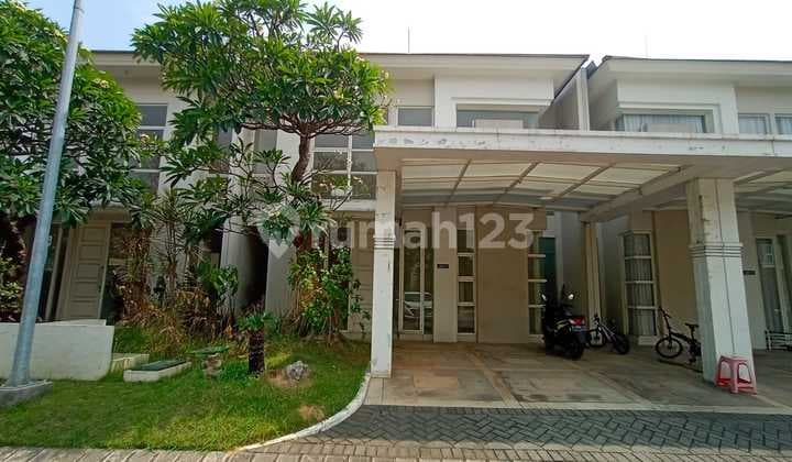Dijual Rumah Cantik Baru di Grand Pakuwon, Surabaya