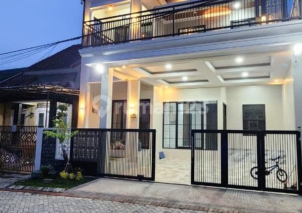 Dijual Rumah 2 Lantai Baru di Perum Oma Campus, Malang