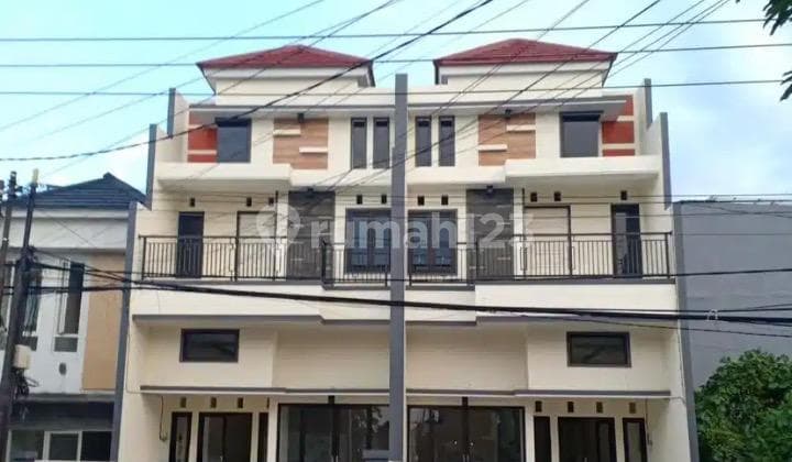 Dijual Rumah Bagus 2 Lantai di Medokan Ayu Rungkut, Surabaya