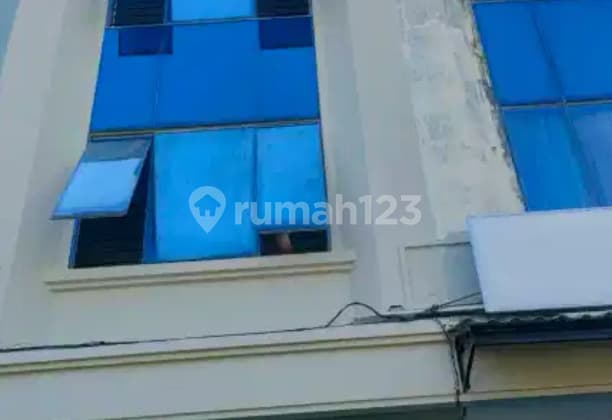 Disewakan Ruko Murah 3 Lantai Siap Huni Strategis di Klampis