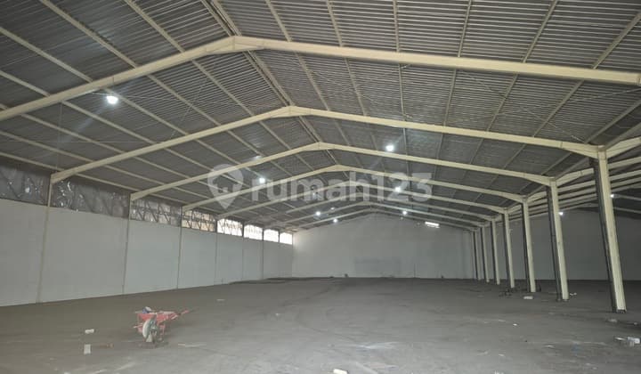 For Rent: Spacious Warehouse Ready for Occupancy on Raya Pandaan Pasuruan