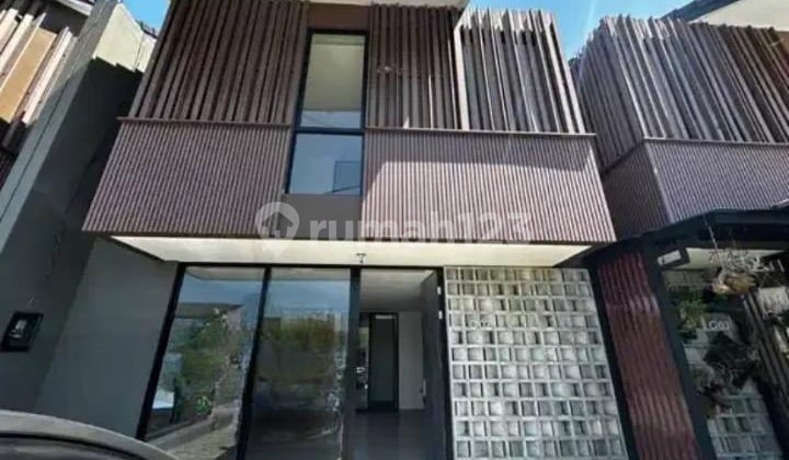 Dijual Rumah Baru Bagus 2 Lantai di Central Merr, Surabaya