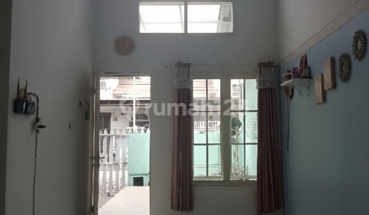 Dijual Rumah Bagus Terawat di Purimas Legian Paradise, Surabaya