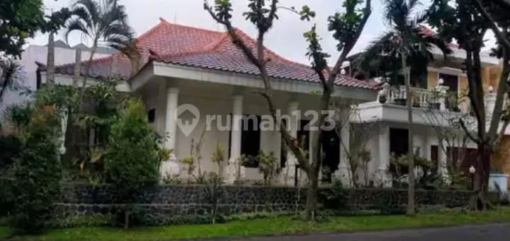 Dijual Rumah 2 Lantai Furnish Siap Huni di Balesrjosari Malang