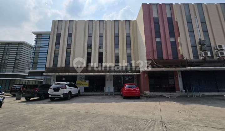 Ruko 3 lt Siap Pakai di Lippo Cikarang