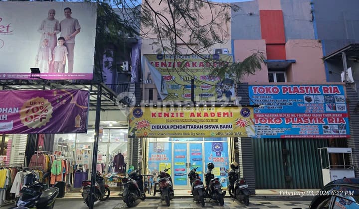 Jarang Ada, Ruko Depan Ramai Strategis di Mutiara Gading Timur, Bekasi