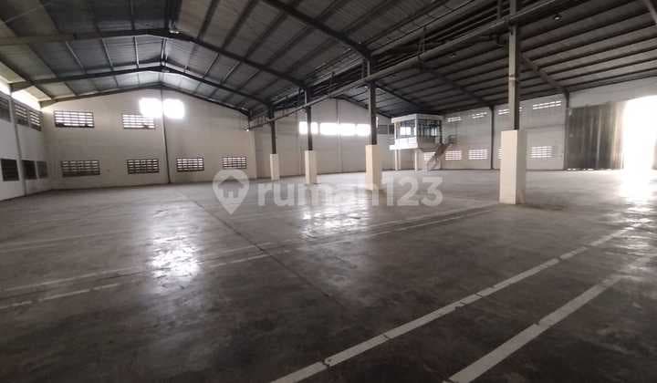 FOR RENT TROSOBO 2 WAREHOUSES SIDE BY SIDE with a strategic location
