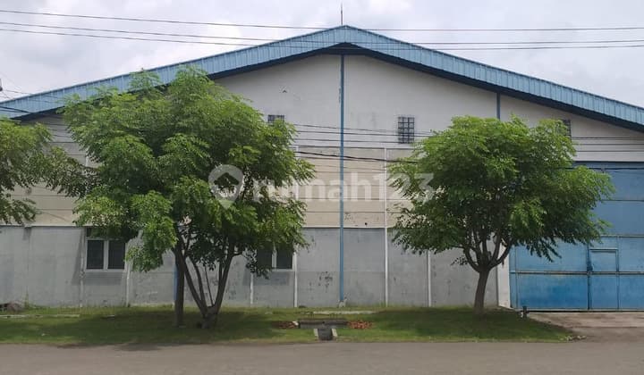 Dijual Cepat Gudang Safe N Lock siap huni dengan lokasi strategis