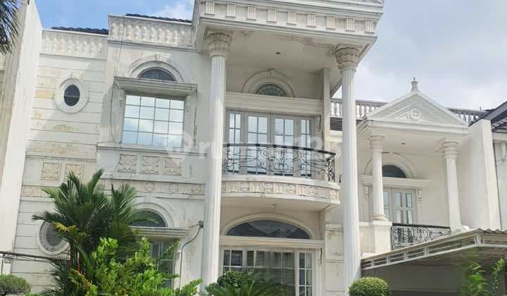 Rare, already has SHM, folks. Need to move quickly. Classic luxury house in main Citraland.