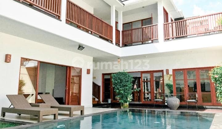 Rumah 2 Lantai Bagus Furnished SHM di Jalan Dewi Saraswati - Seminyak -denpasar - Bali, Badung