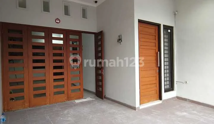Modern 2-Story Strategic House in Tanjung Duren, West Jakarta
