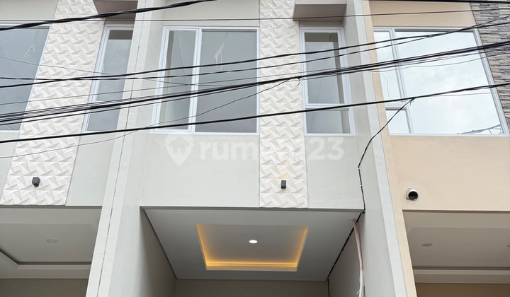Rumah Baru 3Lt Strategis Tomang Jakarta Barat