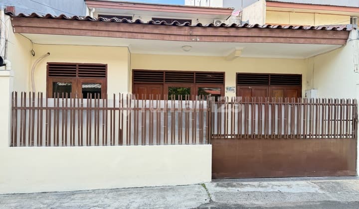 Rumah 8X13 Lebar Jalan 2 Mobil Komplek Tanjung Duren Jakarta Barat