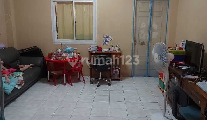 Rukan Furnish Strategis Pinggir Jalan Parkiran Banyak Taman Palem Lestari Cengkareng Jakarta Barat