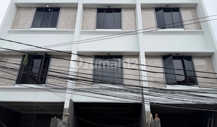 New House 5X18 Rooftop View Central Park Tanjung Duren West Jakarta