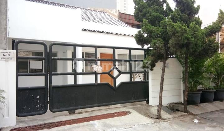 Very Strategic House in Tanjung Duren, West Jakarta