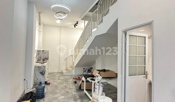 Rumah Modern 4X13 Komplek Tanjung Duren Selatan Jakarta Barat