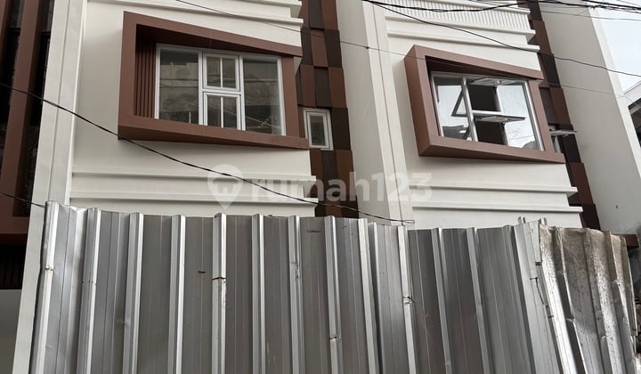Rumah Baru 1M An 3Lantai Bebas Banjir Tanjung Duren Jakarta Barat