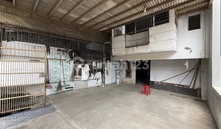 Old House Land Area 2 Cars Row Cosmos Garden Queen West Jakarta