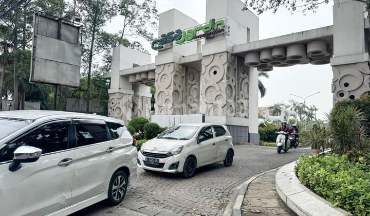 Rumah 2lt Semi Furnish Cluster Casa Jardin Jakarta Barat