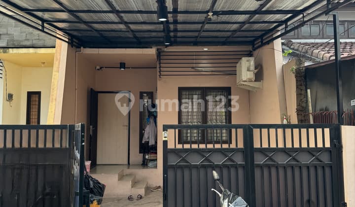 2-Story Flood-Free House in Duri Kepa Near Tanjung Duren, West Jakarta