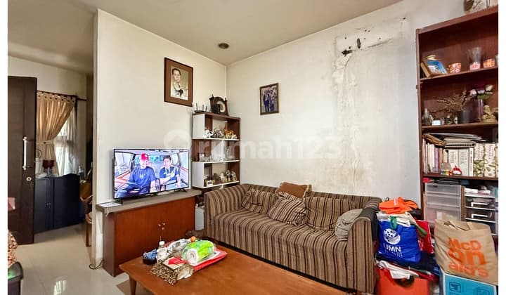 Jarang Ada! Rumah 144m2 Pinggir Jalan Tanjung Duren Jakarta Barat