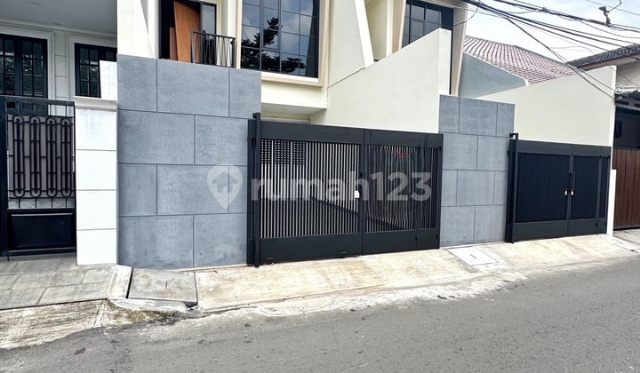 Rumah Baru 3 Lantai Bagus Megah Strategis Tomang Jakarta Barat