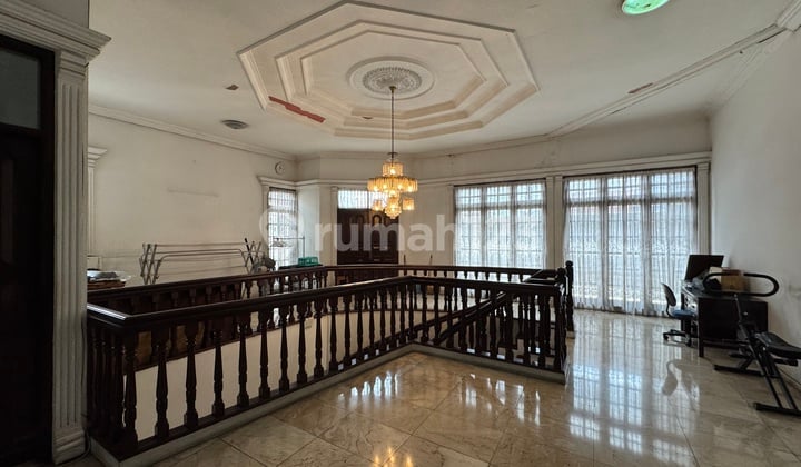 Cheap 2-Story House Sunrise Garden West Jakarta