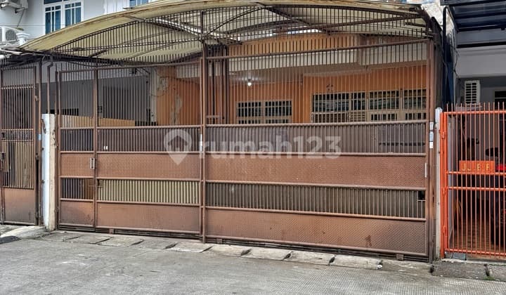 House 7x22 Road Width 3 Cars Flood-Free Complex Taman Ratu West Jakarta