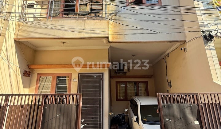 Rumah Siap Huni 3lt Strategis Lebar Jalan 2mobil Tanjung Duren Jakarta Barat
