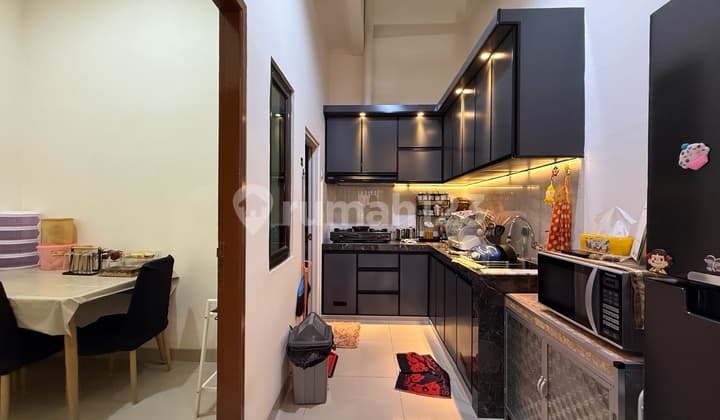 Tinggal Bawa Koper! Rumah 3Lt Strategis Tanjung Duren Jakarta Barat