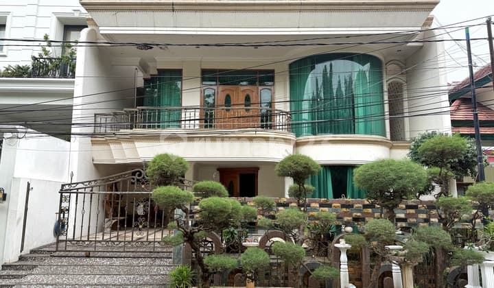 Rumah 3lt Furnish Depan Taman Green Ville Jakarta Barat