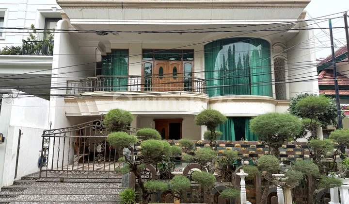 Rumah 3Lt Furnish Depan Taman Green Ville Jakarta Barat