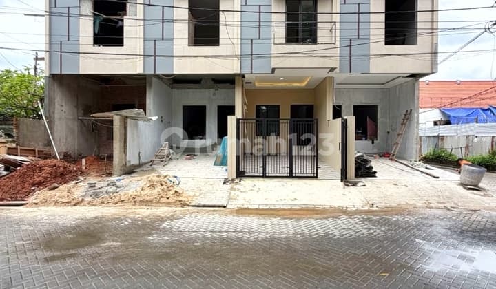 Brand New View Taman Cluster Comfortable and Safe Duri Kepa Near Tanjung Duren West Jakarta