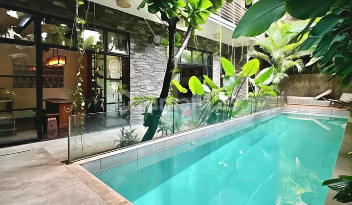 Rumah Modern Tropical Villa Pejaten Barat, Jakarta Selatan