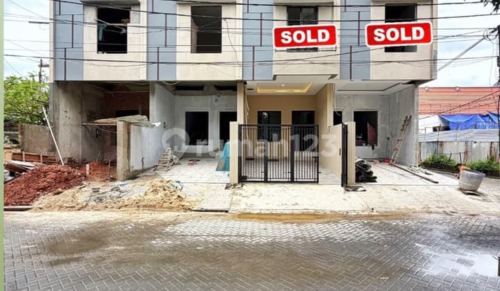 Termurah! Rumah Baru 4X13 View Taman Cluster Duri Kepa, Jakarta Barat