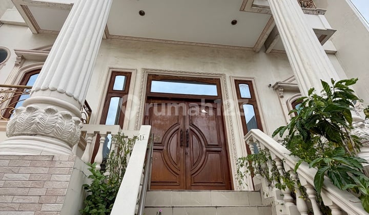 Rumah Besar dan Luas12x19 Desain European Duri Kepa Jakarta Barat