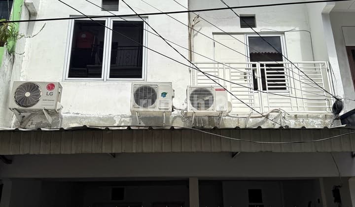 Rumah 2.5lantai Row Jalan 2mobil Tanjung Duren Jakarta Barat
