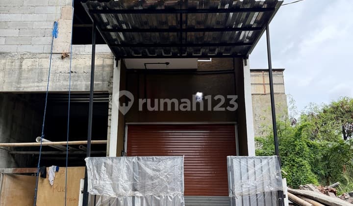 Ruko 2.5 Lantai Plong Taman Cosmos Jakarta Barat