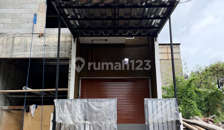 Ruko 2.5 Lantai Plong Taman Cosmos Jakarta Barat