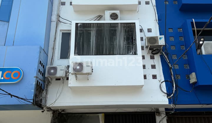 Ruko 3.5 Lantai Strategis Dalam Komplek Pinggir Jalan Palmerah Jakarta Barat