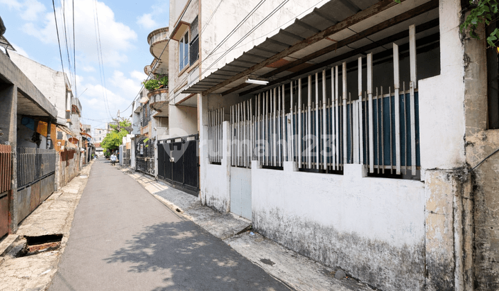 Rumah Lama Potensi Hitung Tanah Komplek Tanjung Duren Jakarta Barat