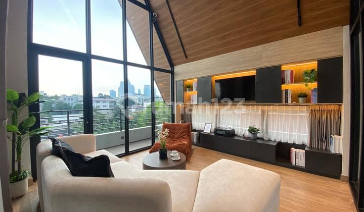 Dijual Rumah Baru 5 Lantai dengan Lift Daerah Wijaya