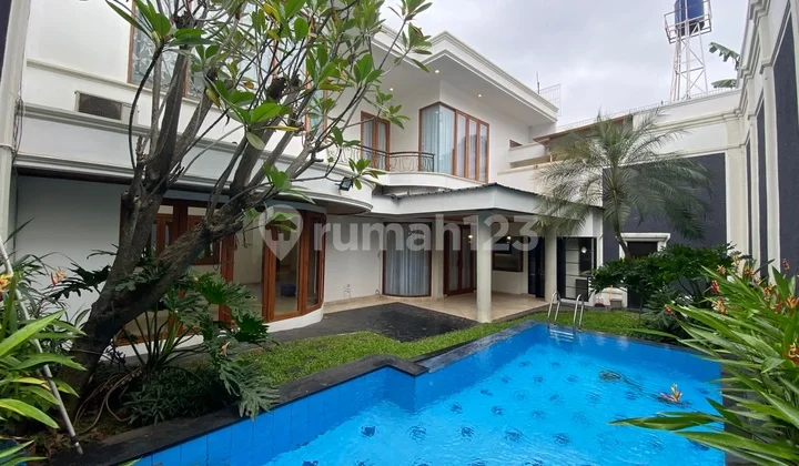 Disewakan Rumah Daerah Pondok Indah 2 Lantai Ada Swimming Pool