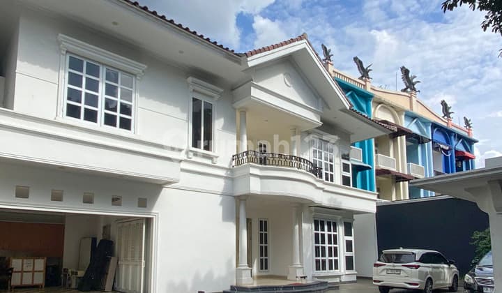 For Sale: House in Tebet Area, Strategic Location, Suitable for Offices/Other Businesses or for Residence