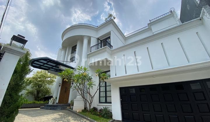 Dijual Rugi Rumah di Kemang Utara 4 Badroom Luas 650m2 Private Pool Dan Rooftop Jakarta Selatan