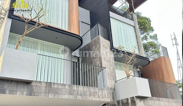 Dijual Townhouse Cluster Mewah 3 bedroom 3 lantai Kemang Area di Jakarta Selatan