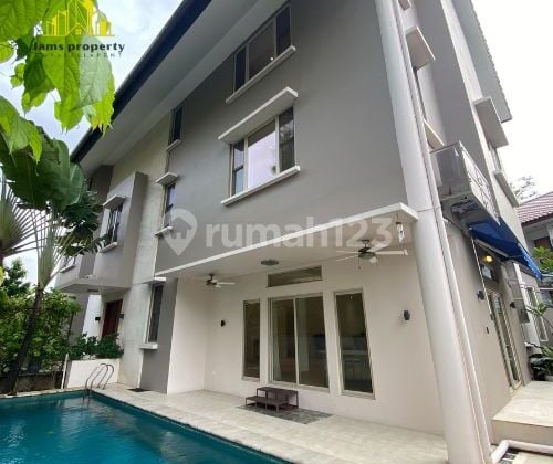 Disewakan Cepat @ Senopati/Scbd Area 5 Bedroom Luas 800 M2 Private Pool Jakarta Selatan