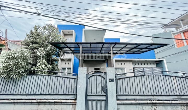 Rumah di Kramat Jati Jakarta Timur 2 Lantai dekat Akses Tol